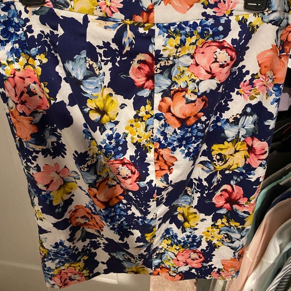 Women’s pencil skirt from The Limited. Size 8.